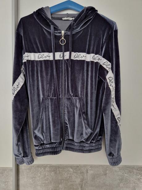 Velúrová súprava, l