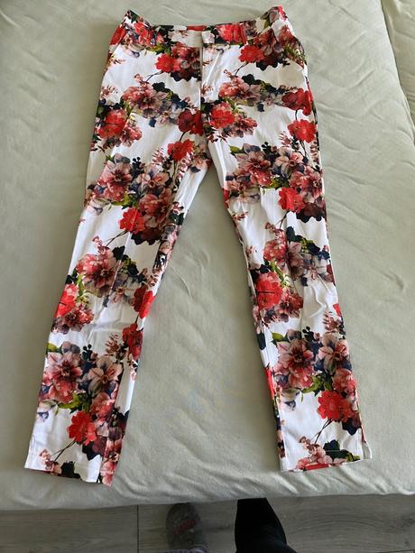 Kvetovane nohavice letne nohavice, 34