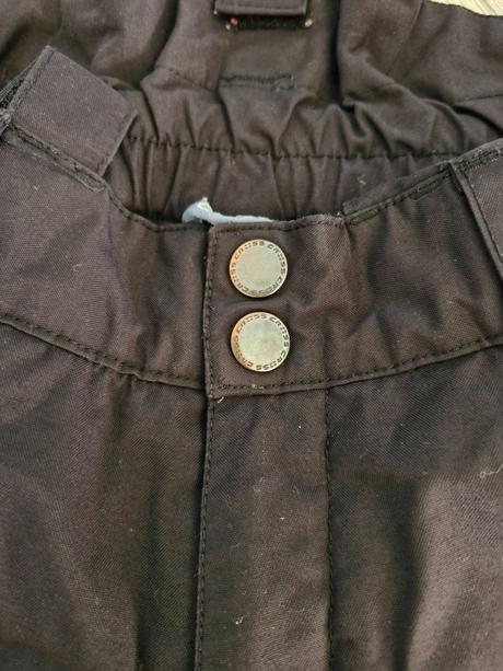 Nohavice do snehu, 146