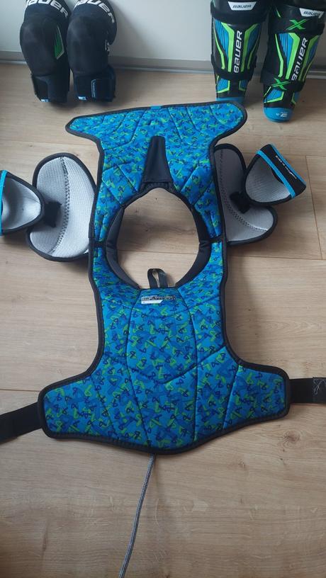 Hokejova vesta, bauer,s