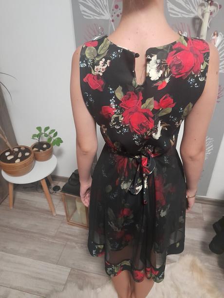 Šaty s velkymi kvetmi, xs