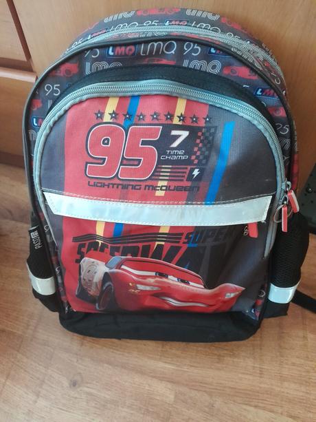 Skolska taska vyska 42cm,