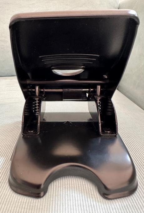 Dierkovač rapesco,kovový, 40 listov, čierny za 3e, 