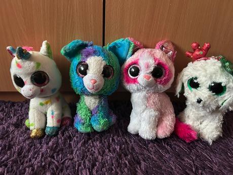 Sada 4 okatých plyšákov,