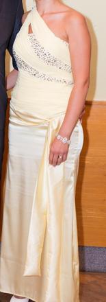 Spoločenské šaty, 38