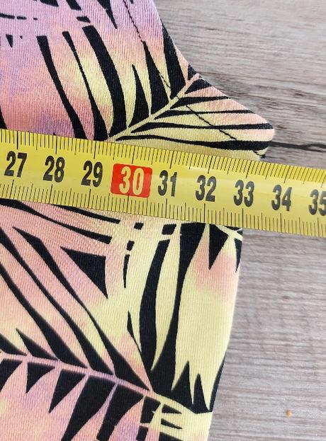 Šaty s farebnými pierkami, c&a,s