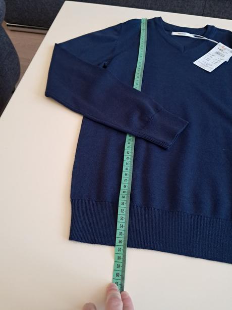 Sveter v v.140 reserved, reserved,140