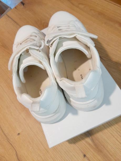 Tenisky biele aj k.obleku 24,5 cm, reserved,37