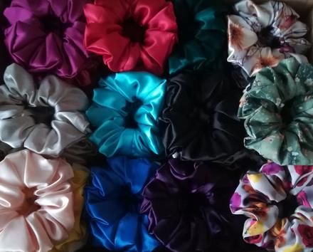 Saténová gumička, viac ako 40 farieb/ vzorov, 