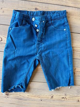 Padnuté dizajnove riflicky/bermudy - humor, s