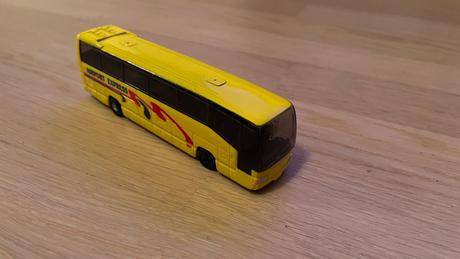 Autobus so zvukovým efektom, 