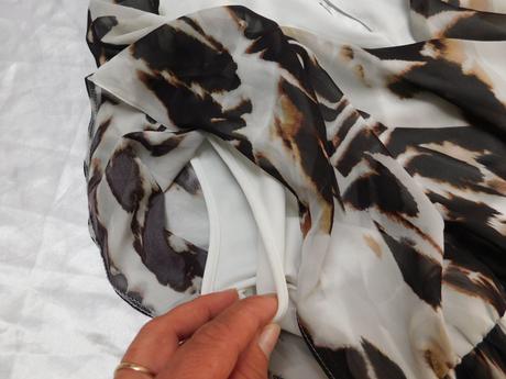 Pekne trendy elegantne šaty, atmosphere,44