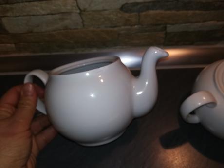 2x cajnik, 1x cukornicka, 