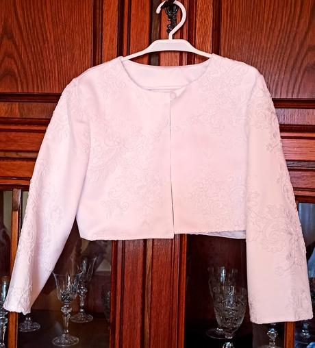 Šaty na sväté prijímanie, 146