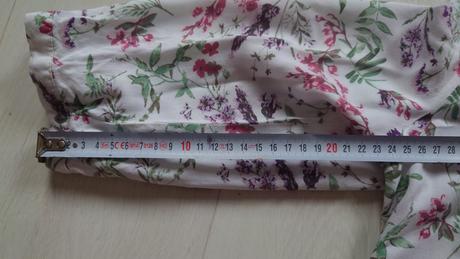 Kvetinková blúzka, 42