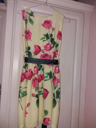 Krasne letné šaty, m