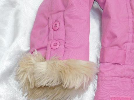 Pekna bunda s odonimatelnou kapucnou, 92