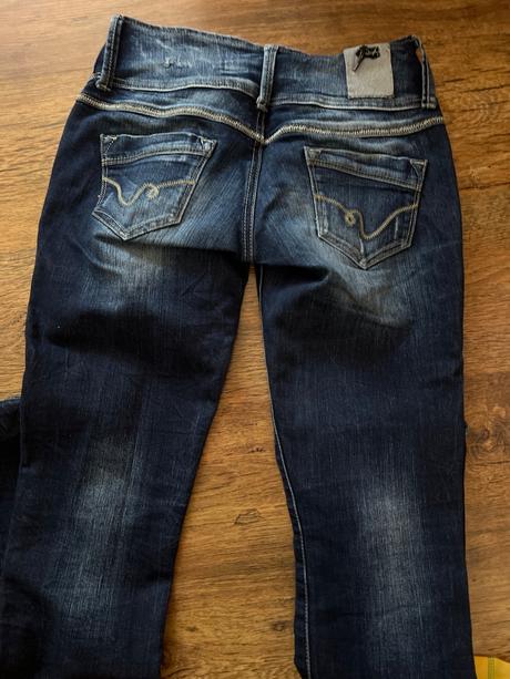 Rifle s nizkym pasom, 34