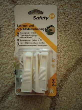 Predám zámky na zasuvky,