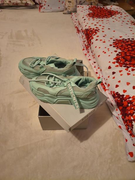 Predám botasky, adidas,38