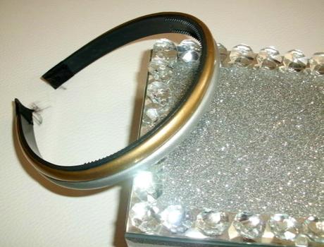 Strieborno-zlatá čelenka, 