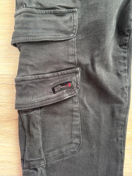 Chlapcenske nohavice, zara,152