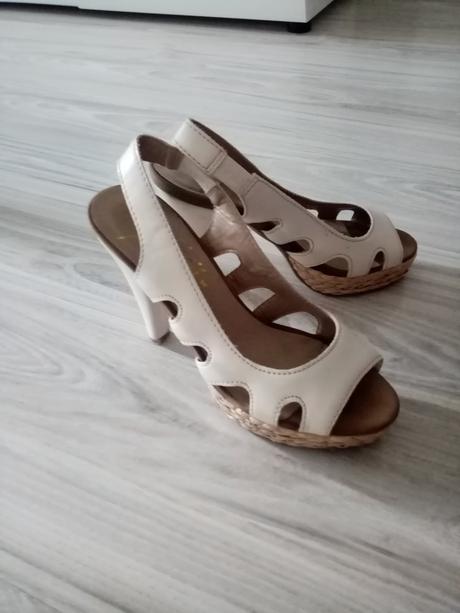 Sandalky, 37