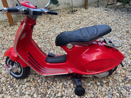 Elektrická motorka vespa, 