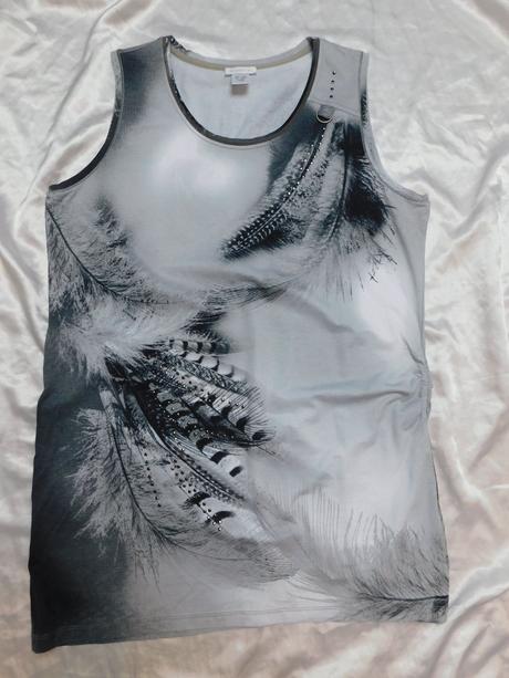 Kvalitne upletove saty, 44