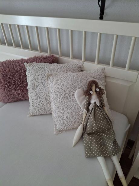 2ks bielucke hackovane obliecky na vankuse, v prip, 