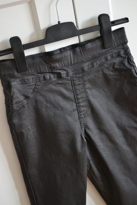 Čierne koženkové legíny 38, f&f,38