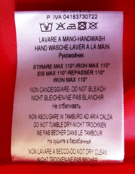 Zaujímavé červené minišaty, v.m/l, l