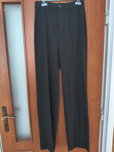 Čierne nohavice, pull&bear,s