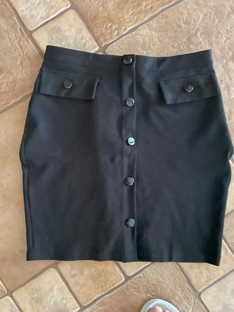 Cierna sukna zn guess, guess,m