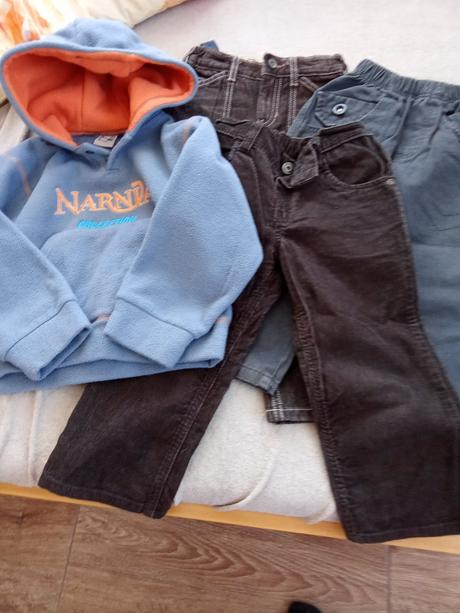 Nohavice, mikina, 104–116