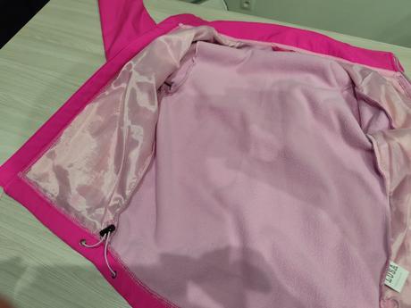 Predám dievčenskú softshellovú bundu, 110