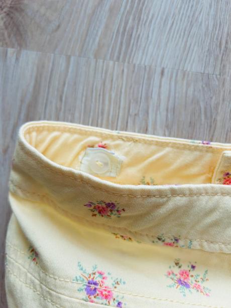 Krásne kvetinové nohavice značky zara, zara,152