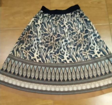 Velurova leo sukňa, 