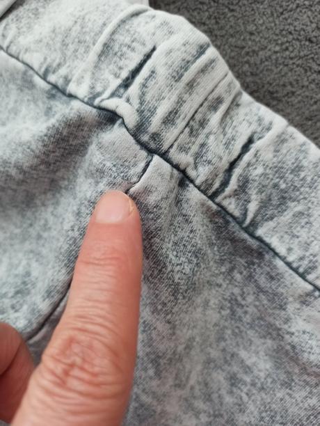 Tepláky despacito, 98