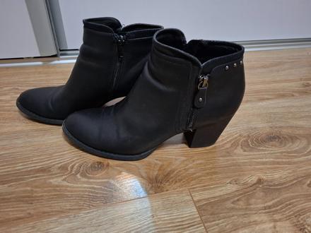 Cizmicky, deichmann,40