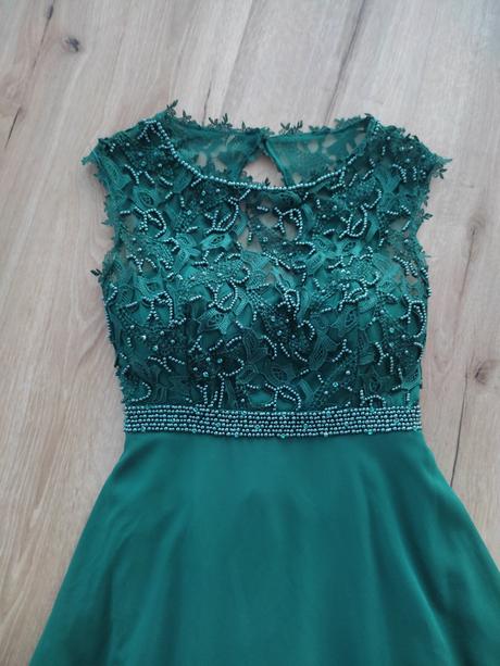 Slávnostné saty, m