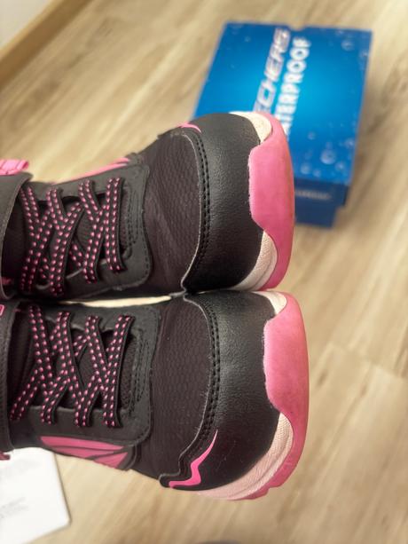 Topànky, skechers,35