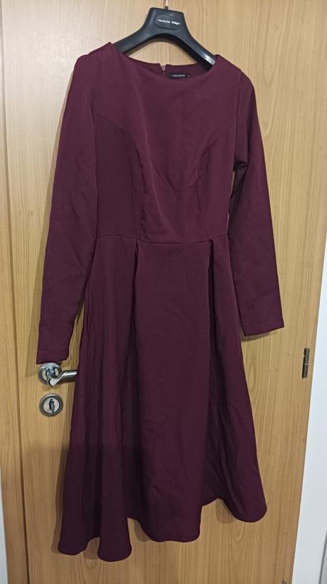 Krásne bordove šaty s, s