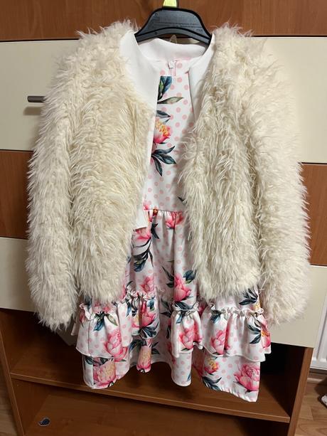 Spoločenské šaty, 134