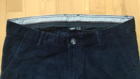 Mencestrove nohavice, 54