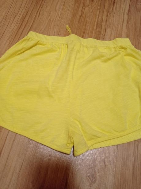 Šortky, zara,152