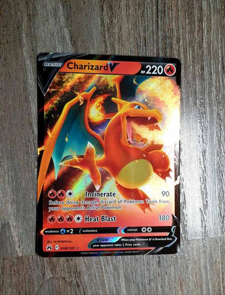 Pokemon karta charizard v, 