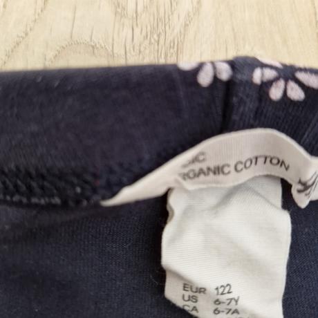 Tričko hm bavlnené tmavomodré s bielymi kvetmi, h&m,116