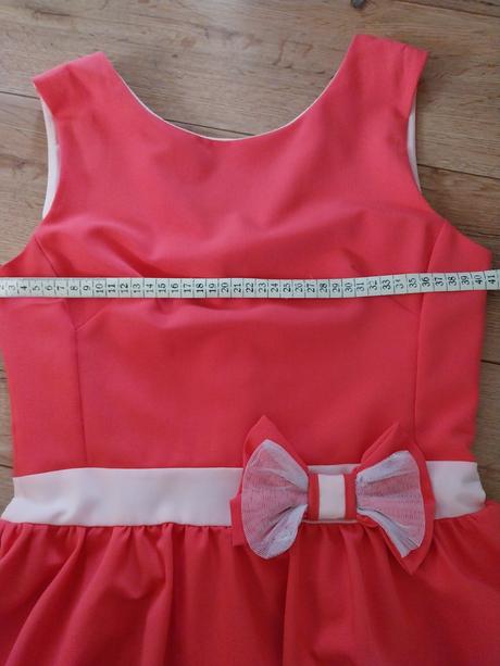 Dievčenské šaty, 38