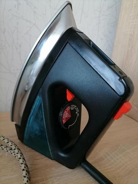 Retro naparovacia žehlička 0271,